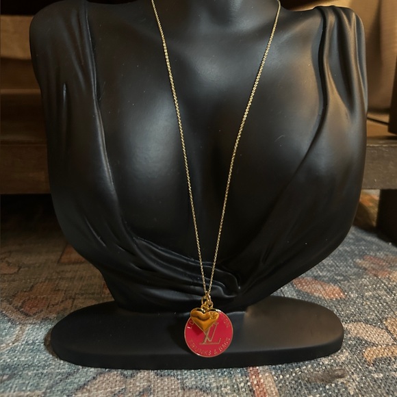 LOUIS VUITTON Trunks Circular Logo & Heart Double Charm Necklace Gold & Pink - Picture 9 of 9